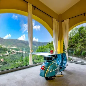 Vespa Apartment Moneglia